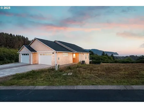 6485 Heron View Drive Neskowin OR 97149
