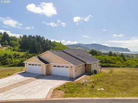 6485 Heron View Drive Neskowin OR 97149