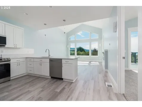 6485 Heron View Drive Neskowin OR 97149