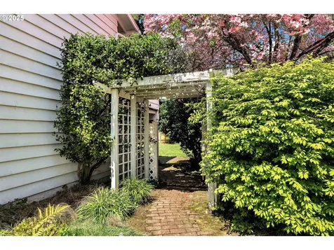 13775 SW Bonnie Brae Street Beaverton OR 97005