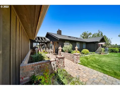 8055 SW Powell Butte Highway Powell Butte OR 97753