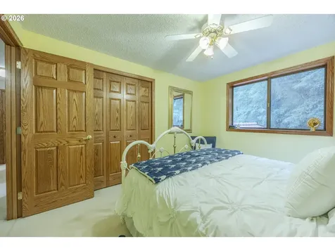 197 Manderville Lane Roseburg OR 97471