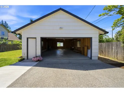 13734 SE Lincoln Street Portland OR 97233