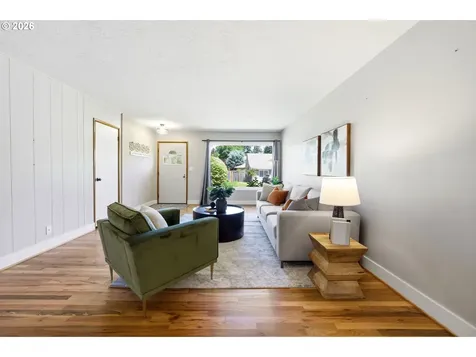 13734 SE Lincoln Street Portland OR 97233