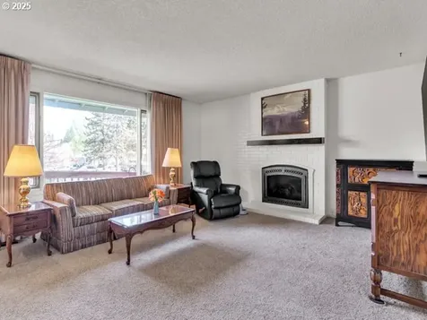 13205 SW Heather Court Beaverton OR 97008