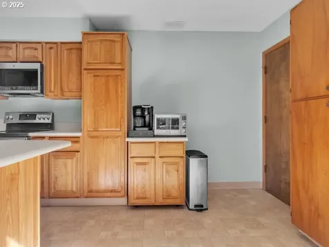 13205 SW Heather Court Beaverton OR 97008