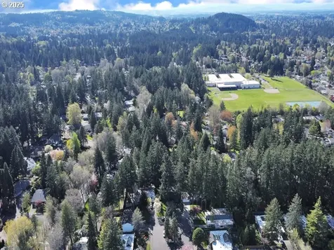 13205 SW Heather Court Beaverton OR 97008