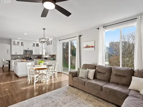 5468 J Street Washougal WA 98671