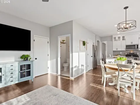 5468 J Street Washougal WA 98671