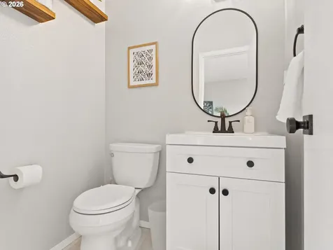 5468 J Street Washougal WA 98671
