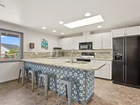 5468 J Street Washougal WA 98671