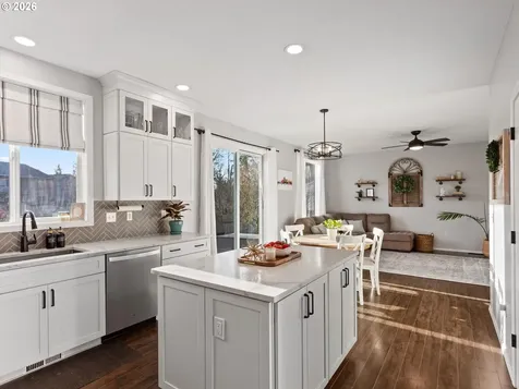 5468 J Street Washougal WA 98671