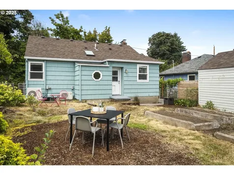 7814 N Emerald Avenue Portland OR 97217