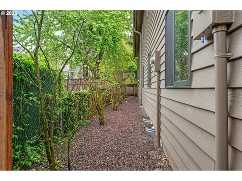 3541 SE Yamhill Street Portland OR 97214