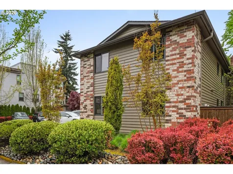 3541 SE Yamhill Street Portland OR 97214