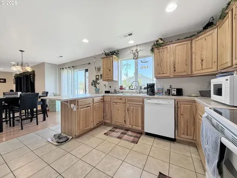 98557 Woodriff Lane Brookings OR 97415