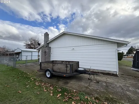 4546 46th Avenue NE Salem OR 97305