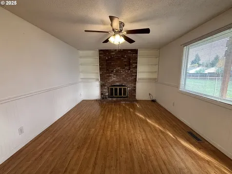 4546 46th Avenue NE Salem OR 97305