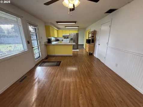 4546 46th Avenue NE Salem OR 97305