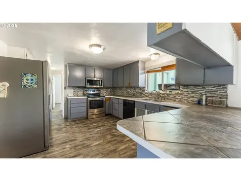 89298 Sutton Lake Drive Florence OR 97439