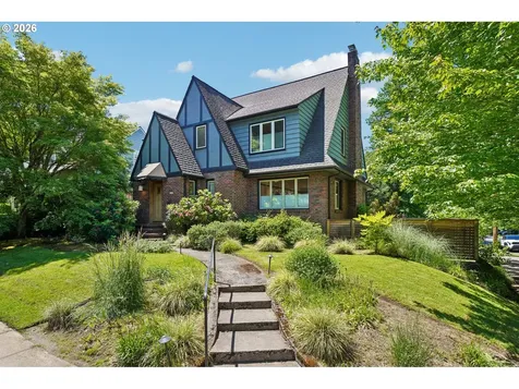 6607 SE Reed College Place Portland OR 97202