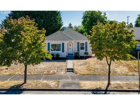 3705 F Street Vancouver WA 98663