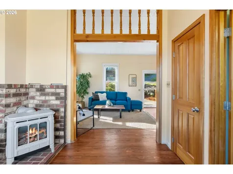 210 E Sherman Avenue Hood River OR 97031