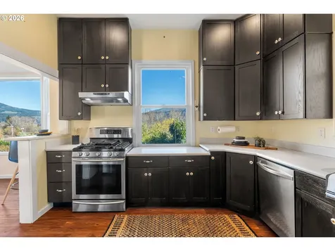 210 E Sherman Avenue Hood River OR 97031
