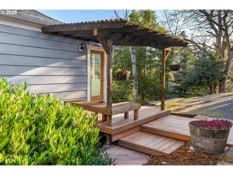 210 E Sherman Avenue Hood River OR 97031