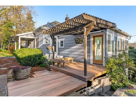 210 E Sherman Avenue Hood River OR 97031