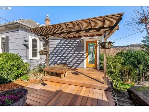 210 E Sherman Avenue Hood River OR 97031