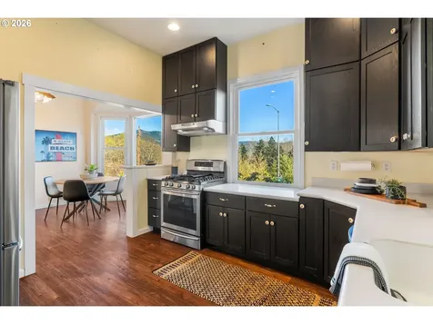 210 E Sherman Avenue Hood River OR 97031