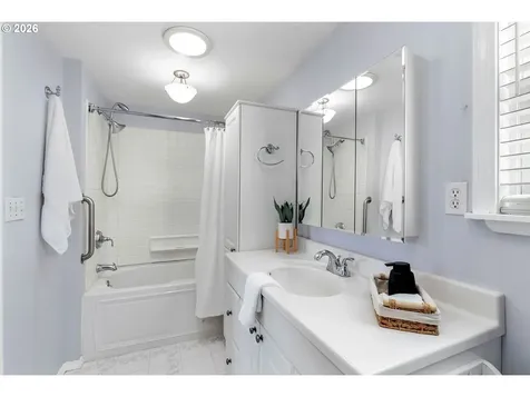 210 E Sherman Avenue Hood River OR 97031