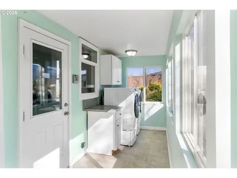 210 E Sherman Avenue Hood River OR 97031