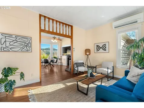 210 E Sherman Avenue Hood River OR 97031