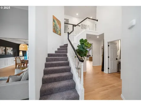 16389 SW Cromwell Court Portland OR 97223