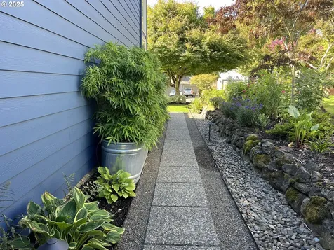 16389 SW Cromwell Court Portland OR 97223