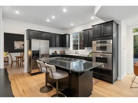 16389 SW Cromwell Court Portland OR 97223