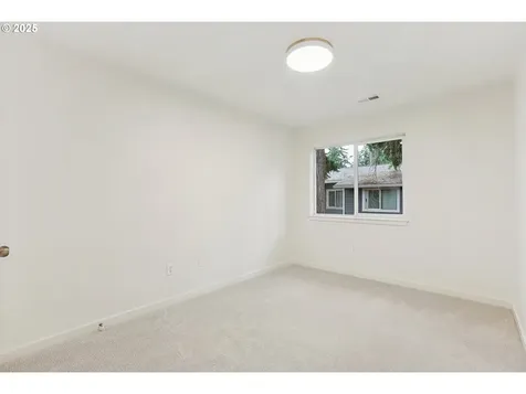912 SE 193rd Avenue Portland OR 97233