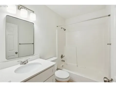 912 SE 193rd Avenue Portland OR 97233
