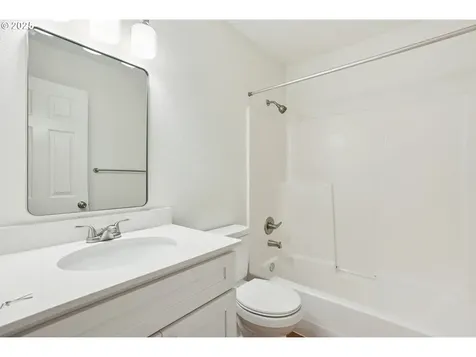 912 SE 193rd Avenue Portland OR 97233