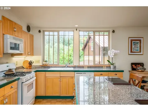 1650 Leatherwood Drive Eugene OR 97405