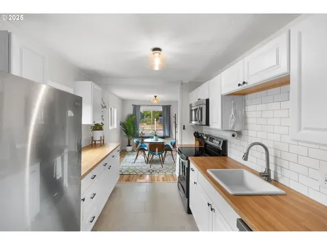 6320 SE 63rd Avenue Portland OR 97206