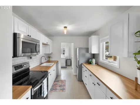 6320 SE 63rd Avenue Portland OR 97206