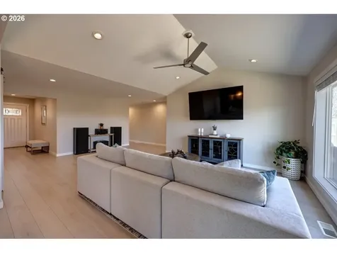35692 Bella Ridge Loop Astoria OR 97103
