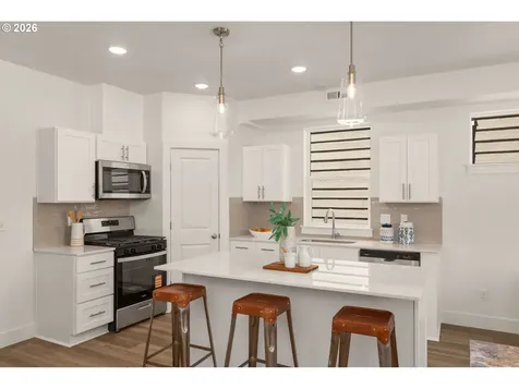 7327 SW Leonard Place Beaverton OR 97007