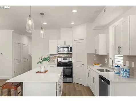 7327 SW Leonard Place Beaverton OR 97007