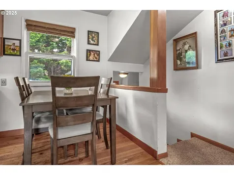 9253 SW 1st Avenue Portland OR 97219
