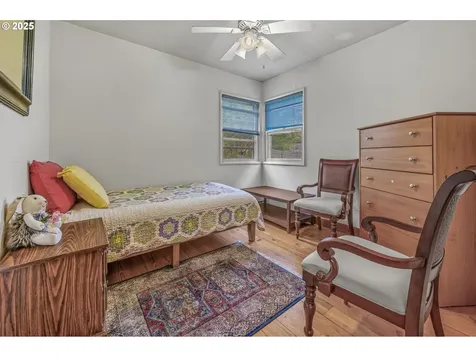 9253 SW 1st Avenue Portland OR 97219