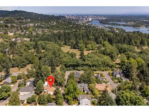 9253 SW 1st Avenue Portland OR 97219